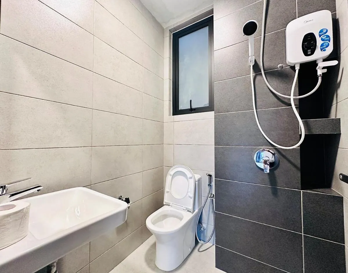 Infinity Pool Luxury Apartment Suites 3Br 10 Pax Джорджтаун Малайзия