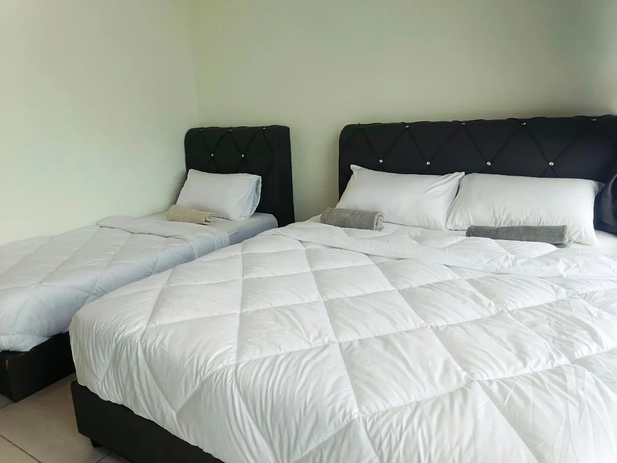 Infinity Pool Luxury Apartment Suites 3Br 10 Pax George Town