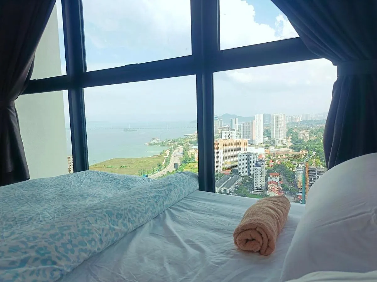 Infinity Pool Luxury Apartment Suites 3Br 10 Pax George Town
